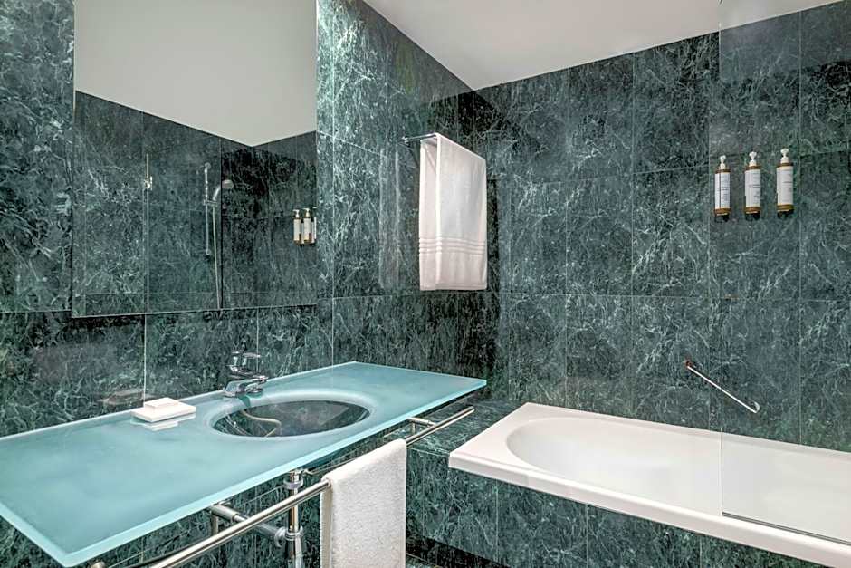 AC Hotel by Marriott Sevilla Forum