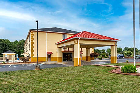 Comfort Inn and Suites Mocksville I 40