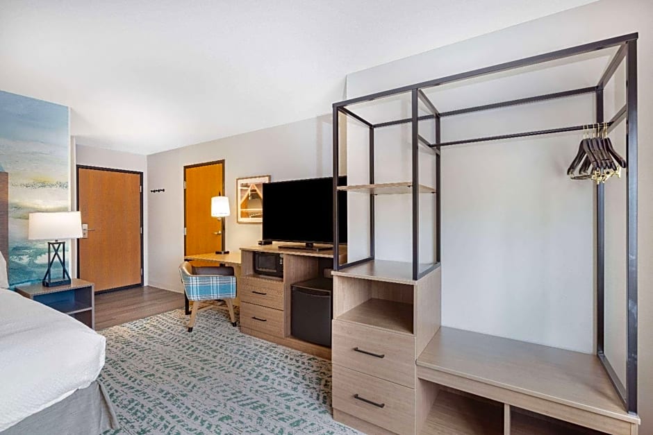 AmericInn by Wyndham Duluth South Proctor Black Woods Event Ctr