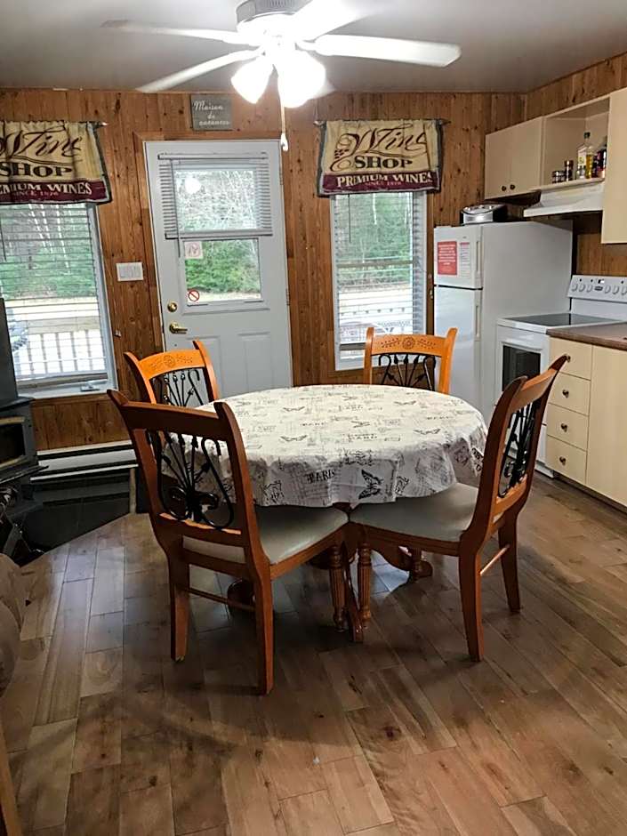 Aux Pignons Rouges Camping & Chalets