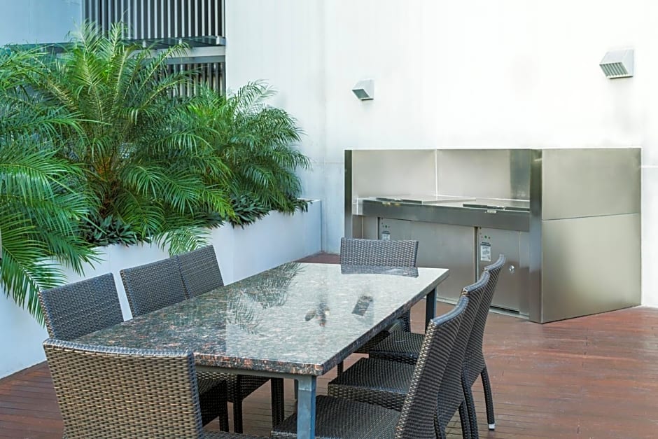 The Sebel Cairns Harbour Lights