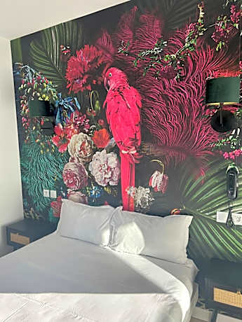 Double Room with Private Shower and Toilet on the Landing