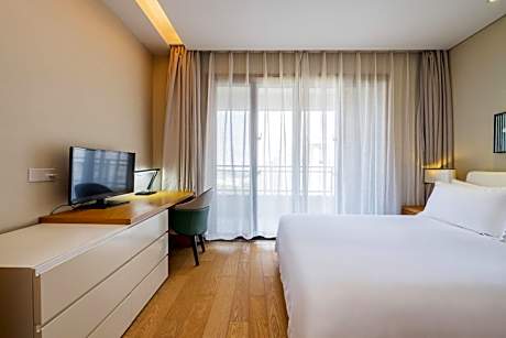 Two-Bedroom King Suite with Two King Beds and Balcony