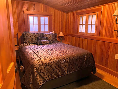 Deluxe Double Room (2 Adults + 1 Child)