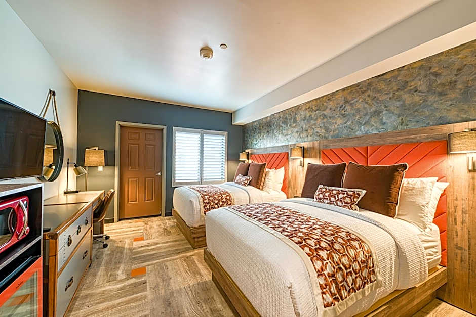 Hotel Lexen Newhall & Santa Clarita - Near Six Flags Magic Mountain