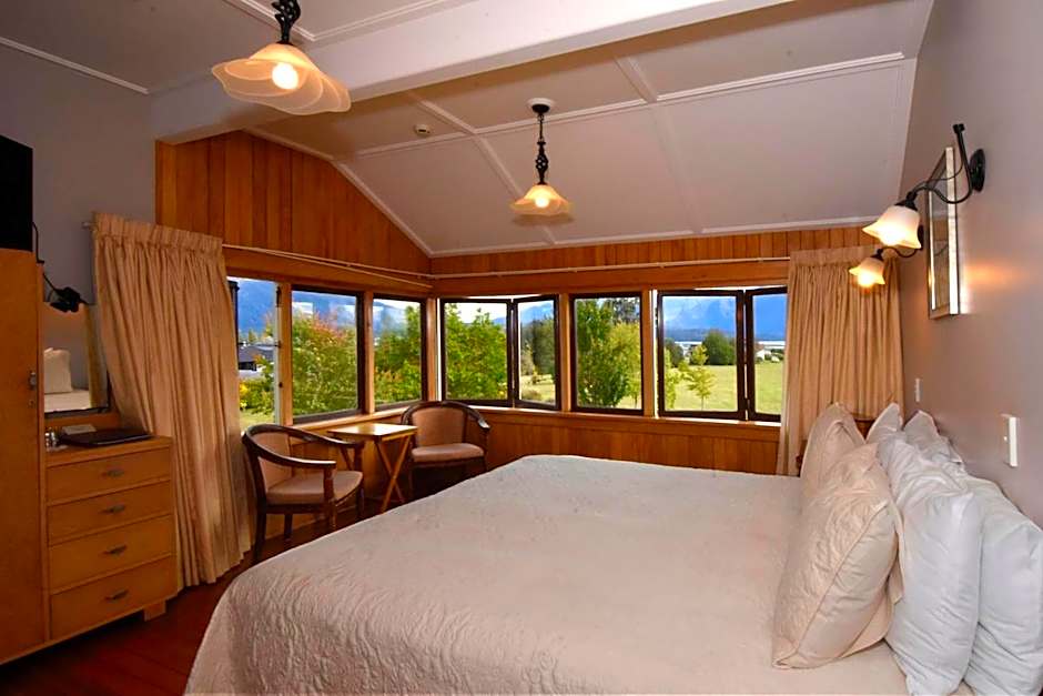 Te Anau Lodge