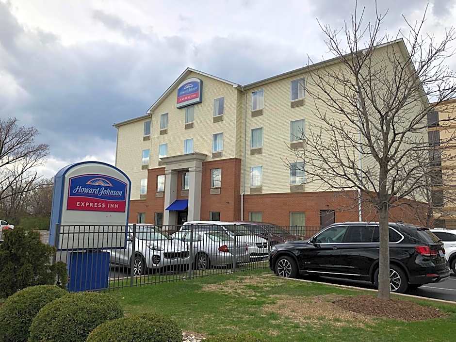 Howard Johnson by Wyndham Airport