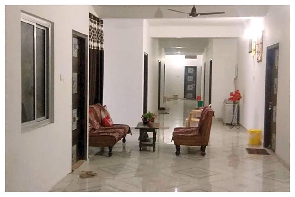 Goroomgo Shiv Ganga Guest House varanasi