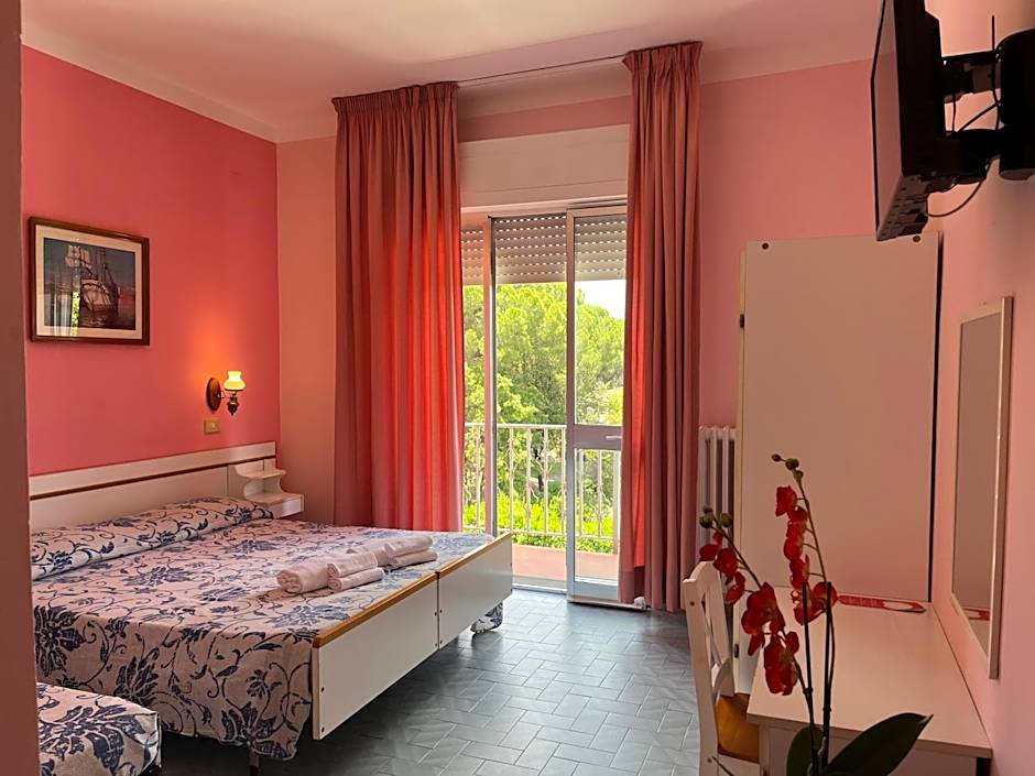 Hotel Ellymar