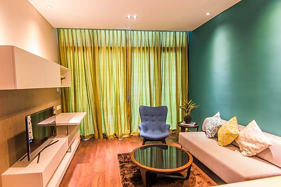 Marina Travellers Suite @ Riverson SOHO