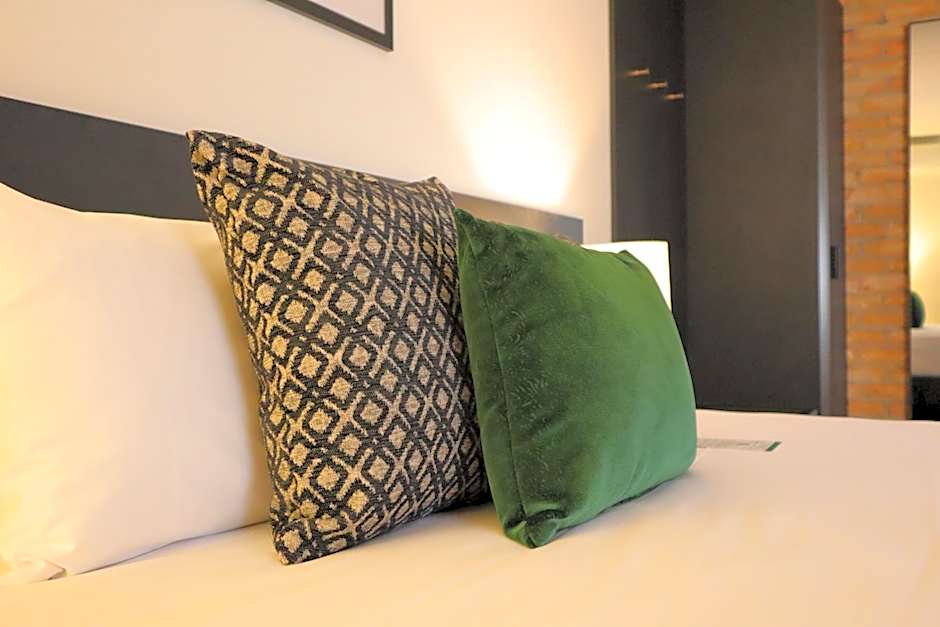 Quality Hotel Robertson Gardens