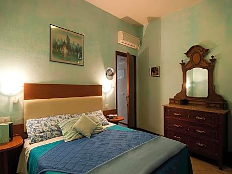 Double Room with Shared Bathroom