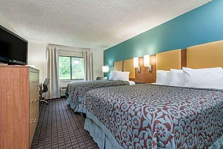 2 Queen Beds Non-Smoking