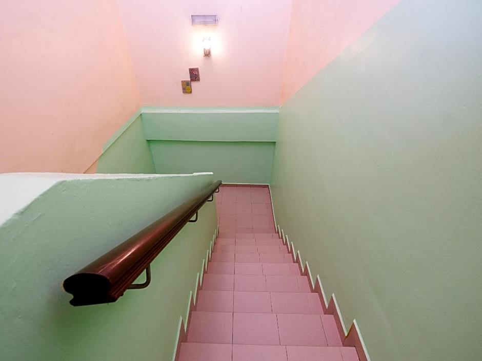 OYO 89759 Gold Jerantut Hotel