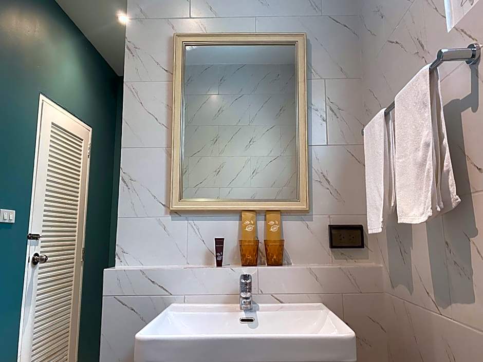 Le Petit Saint Tropez