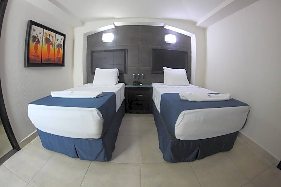 Hotel Portonovo Plaza Malecon