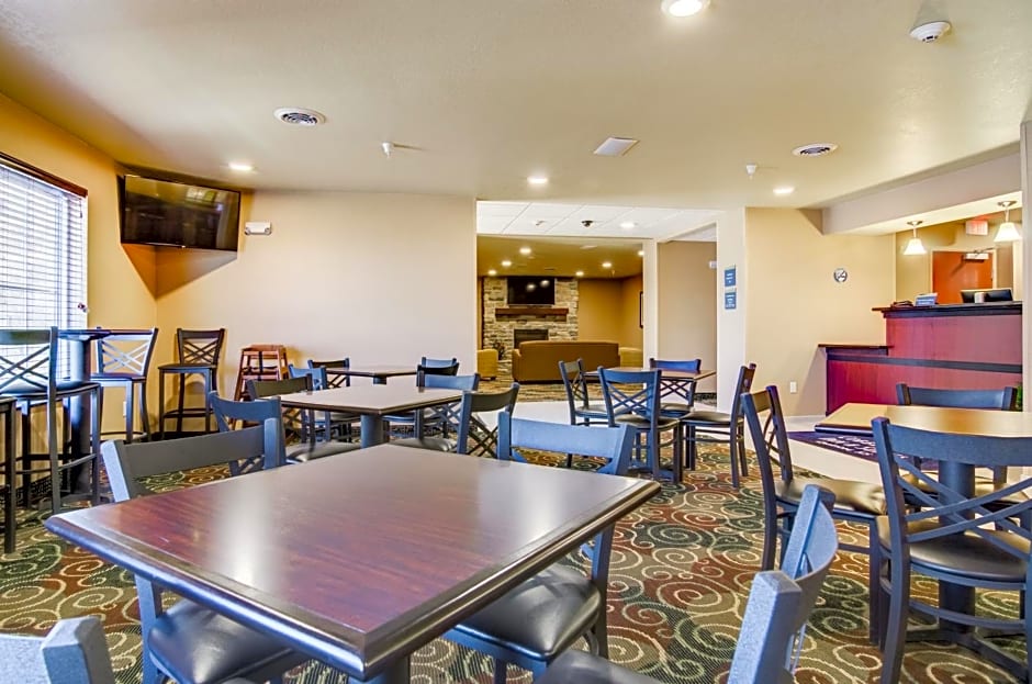 Castle Rock Inn & Suites - Quinter