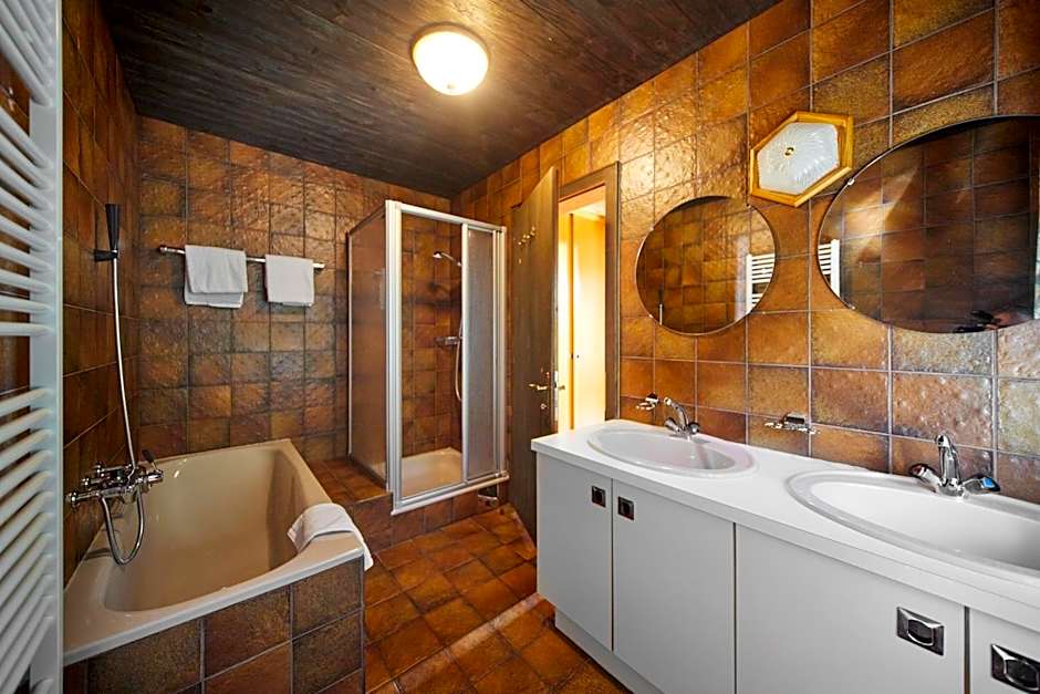 Alt Montafon Hotel Appartements by Pferd auf Wolke