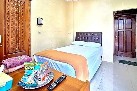 Griya Pradipa Syariah Near Balai Kota Batu Mitra RedDoorz