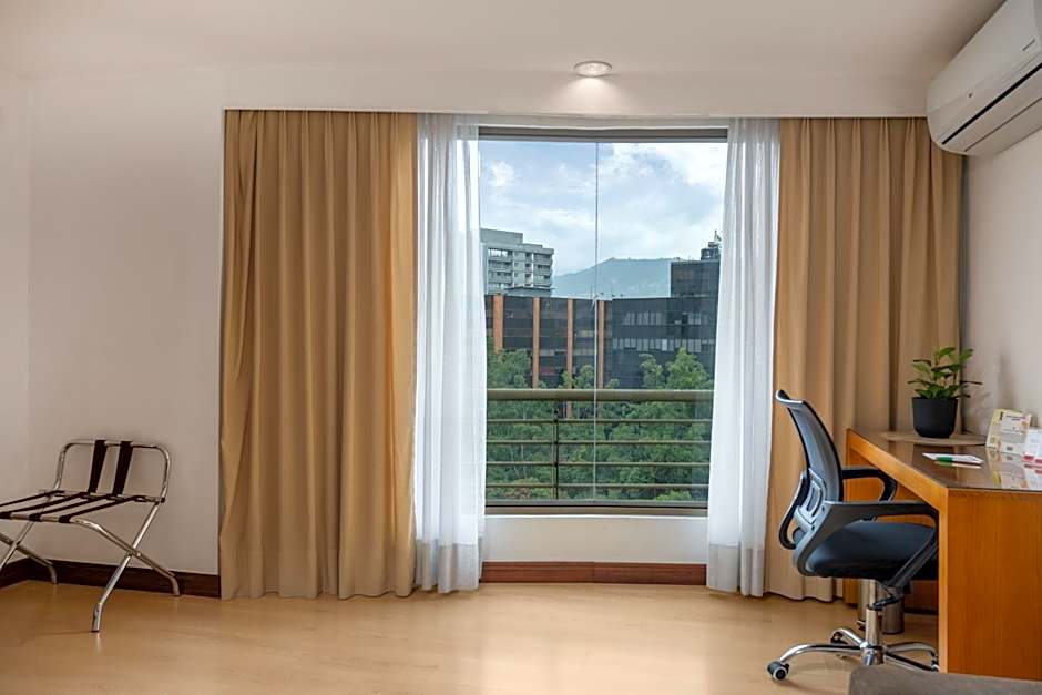 Leblon Suites Hotel Milla de Oro