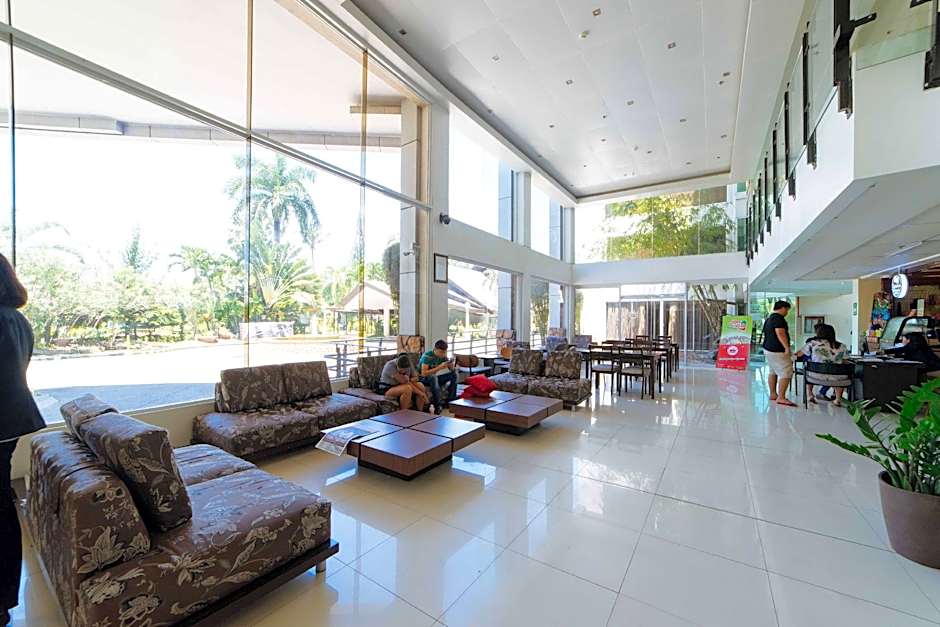 The Ritz Hotel at Garden Oases (Multiple-Use Hotel)