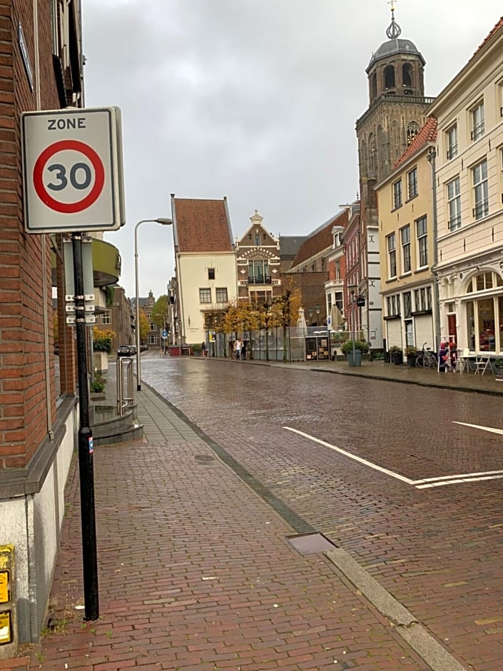Kleinschalig Hostel in Deventer, hartje stad, aan de IJssel,
