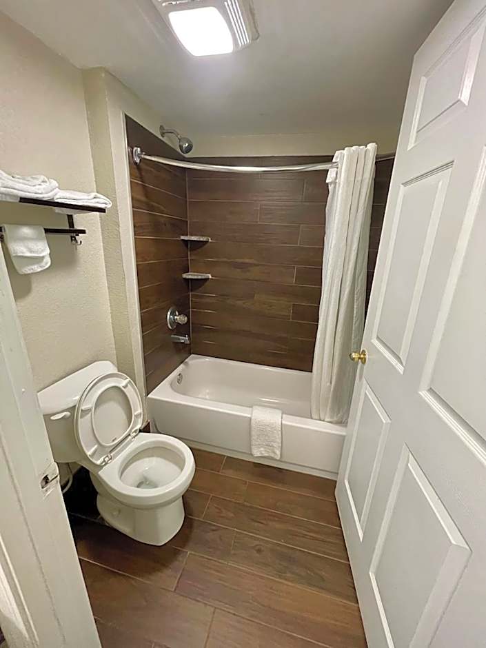 Key West Inn - Roanoke