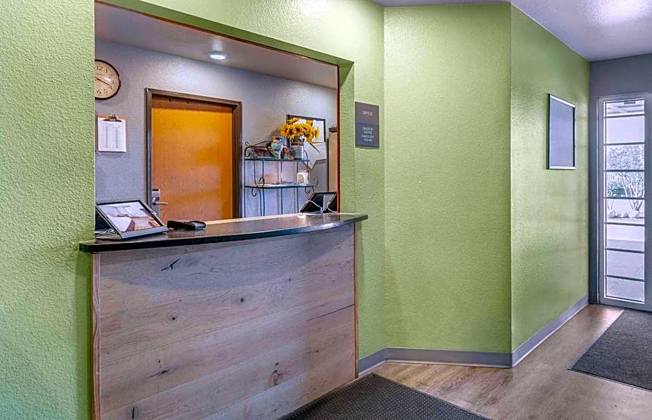 Extended Stay America Select Suites - Wilmington - West