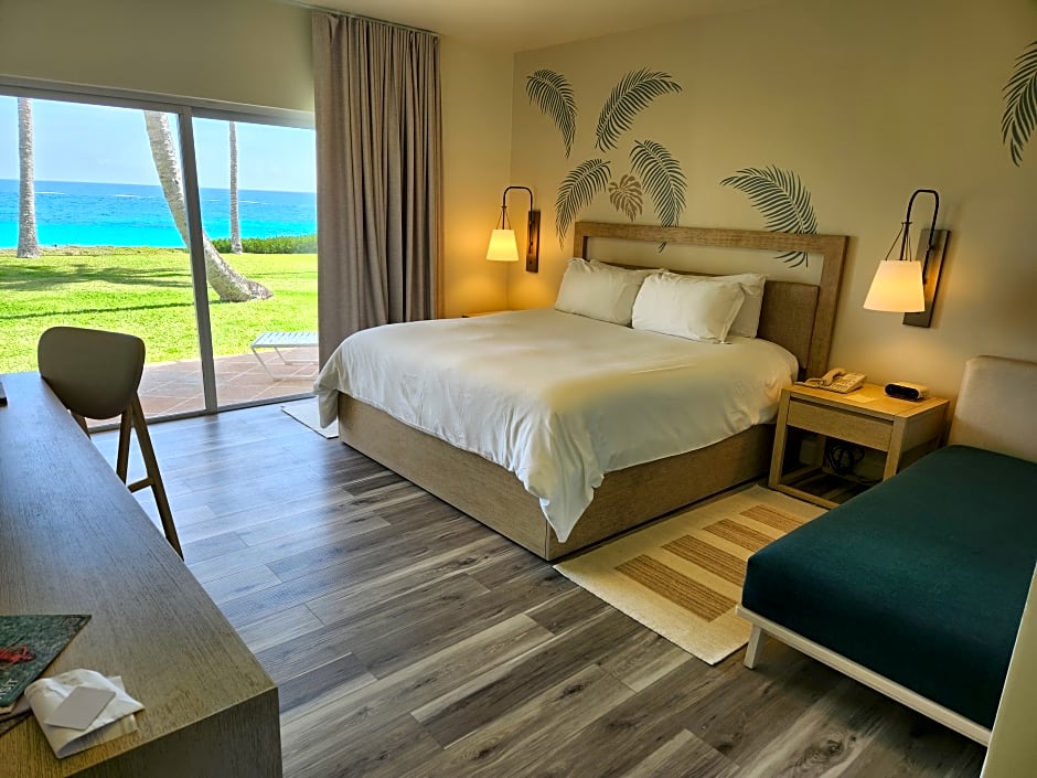 Photo 1 of 6 of 1 King Bed, Beachfront