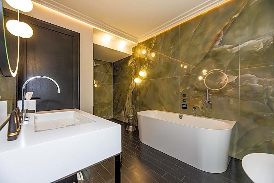 Amsterdam Plaza Hotel & SPA