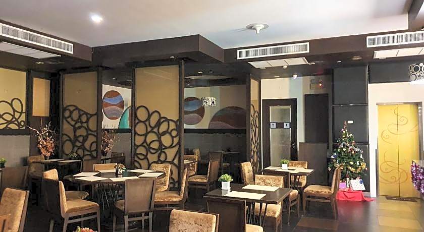 Amora NeoLuxe Suites Hotel