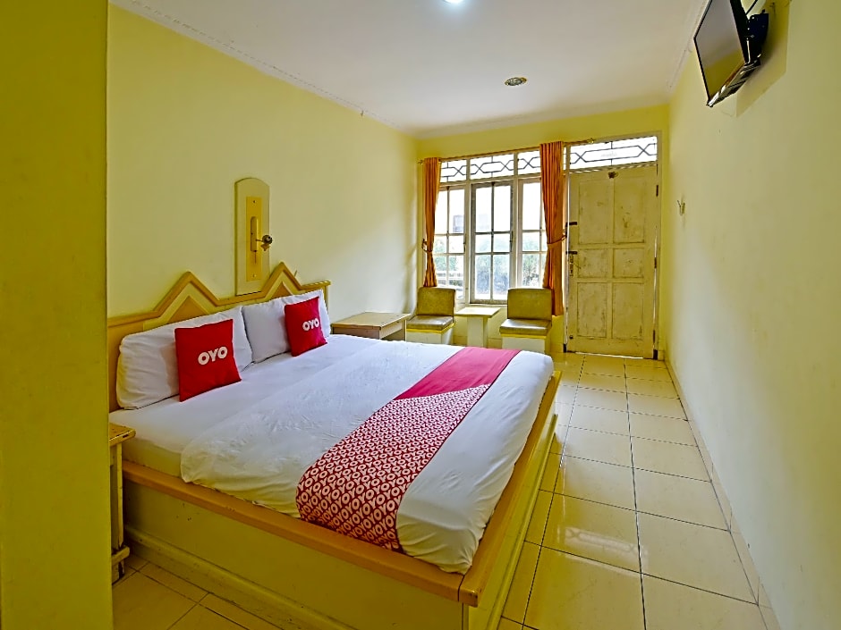 OYO 3722 Hotel Mutiara