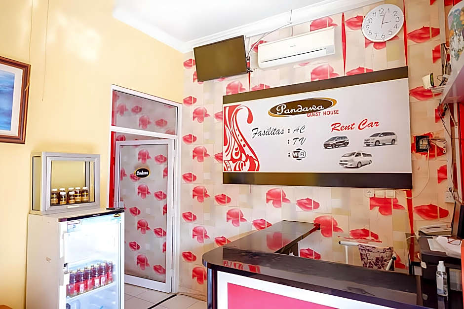 Pandawa Guest House @ Ngaliyan Square Mitra RedDoorz