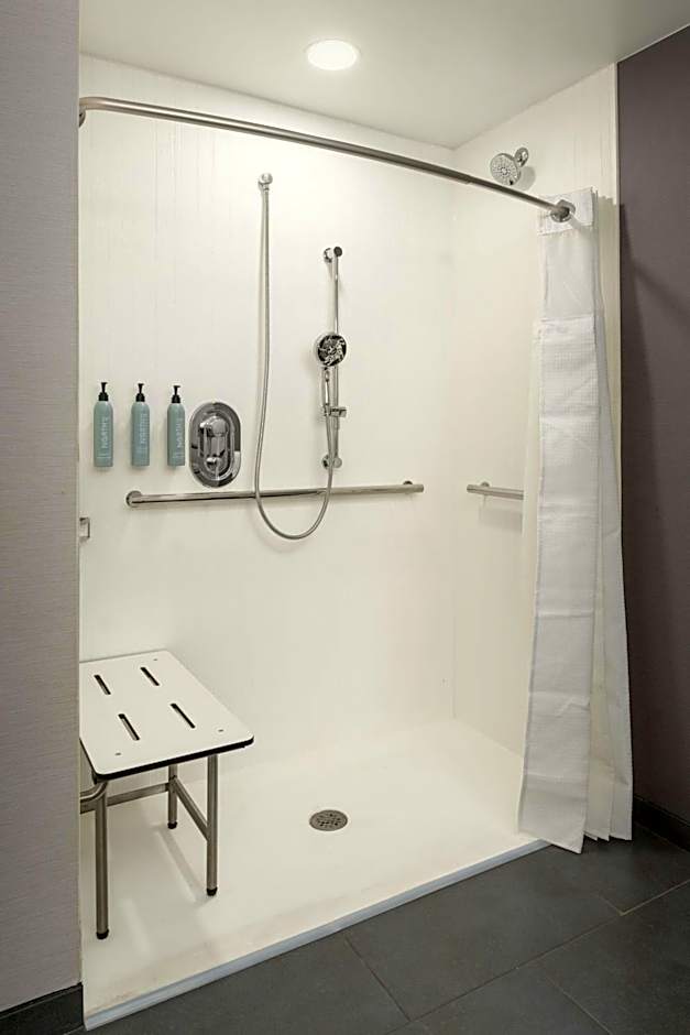 Courtyard by Marriott Brunswick