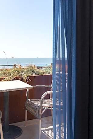 Twin Room with sea view, terrace and wheelchair accessible