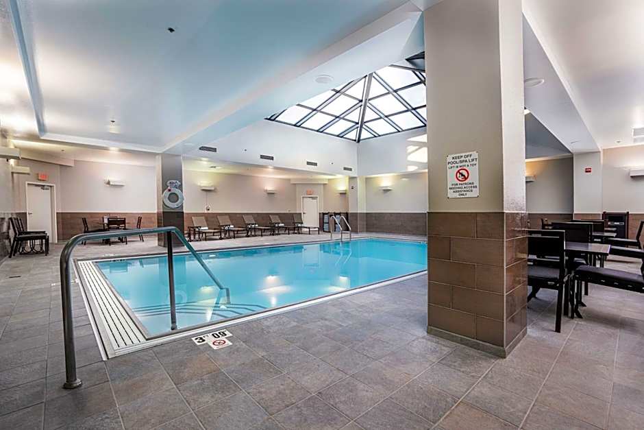 Hilton Indianapolis Hotel & Suites