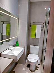 MaxOneHotels.com @ Kota Harapan Indah Bekasi