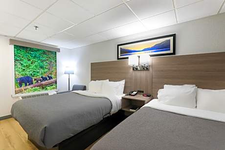 Queen Room with Two Queen Beds - Non-Smoking
