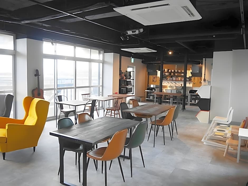 J-Hoppers Lake Biwa Guesthouse