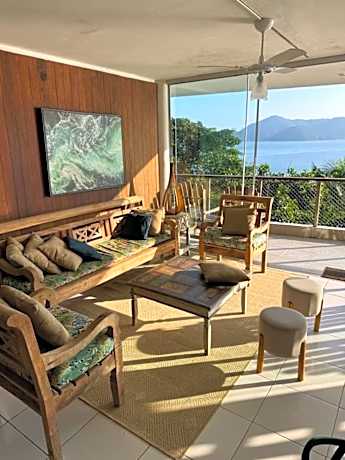 Casa em Ubatuba Vista Incrível Beira-Mar
