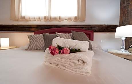 Double Room with Private External Bathroom
