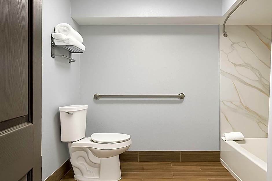 Baymont by Wyndham Fayetteville