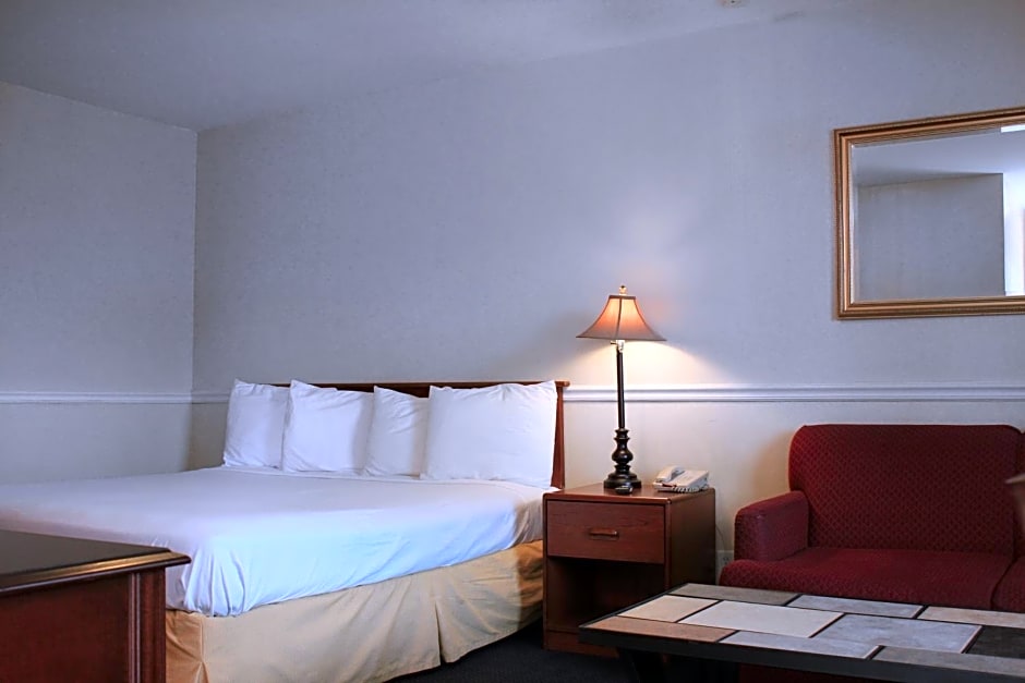 Alpine Inn & Suites Rockford