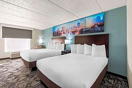 2 QUEEN MOBILITY ACCESSIBLE COMM ASSIST BATHTUB WORK DESK FRIDGE NON-SMOKING FULL BREAKFAST