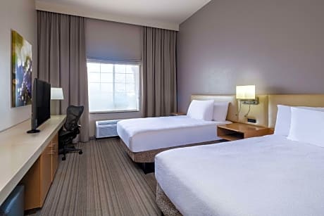 2 Queen Accessible Room with Bathtub
