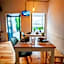 Inn Door 21 - Hostel & Suite