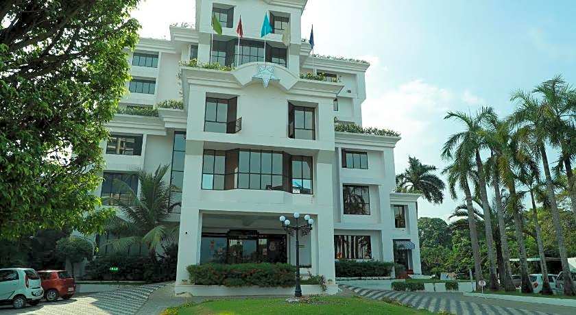 The Windsor Castle and Lake Village Ayurvedic Resort