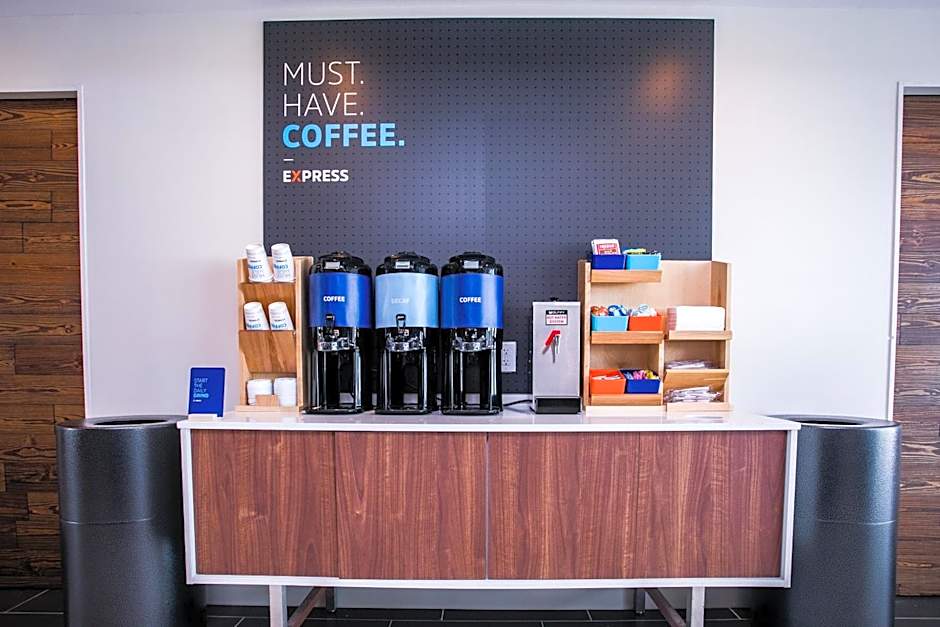 Holiday Inn Express and Suites Rehoboth Beach By IHG