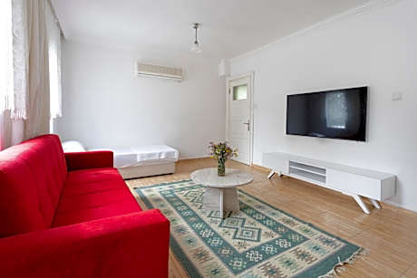 Apartment with Garden View