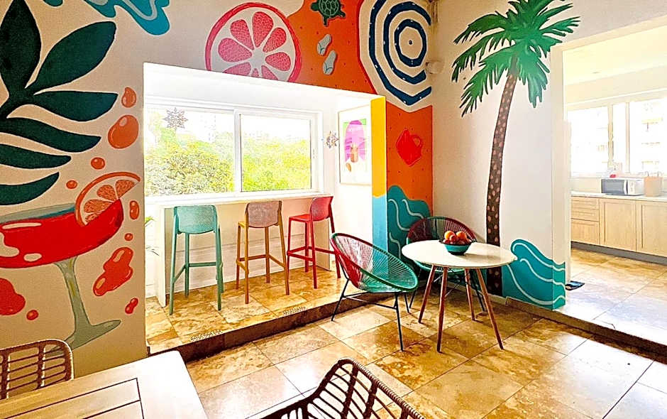 Follow the Sun Boutique Hostel - Pool, Breakfast & Sea Views